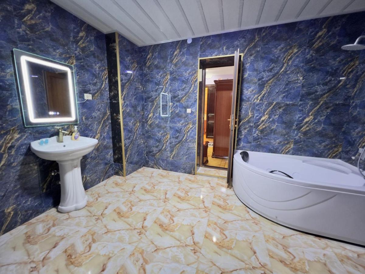 Hotel Royal كوتايسي المظهر الخارجي الصورة